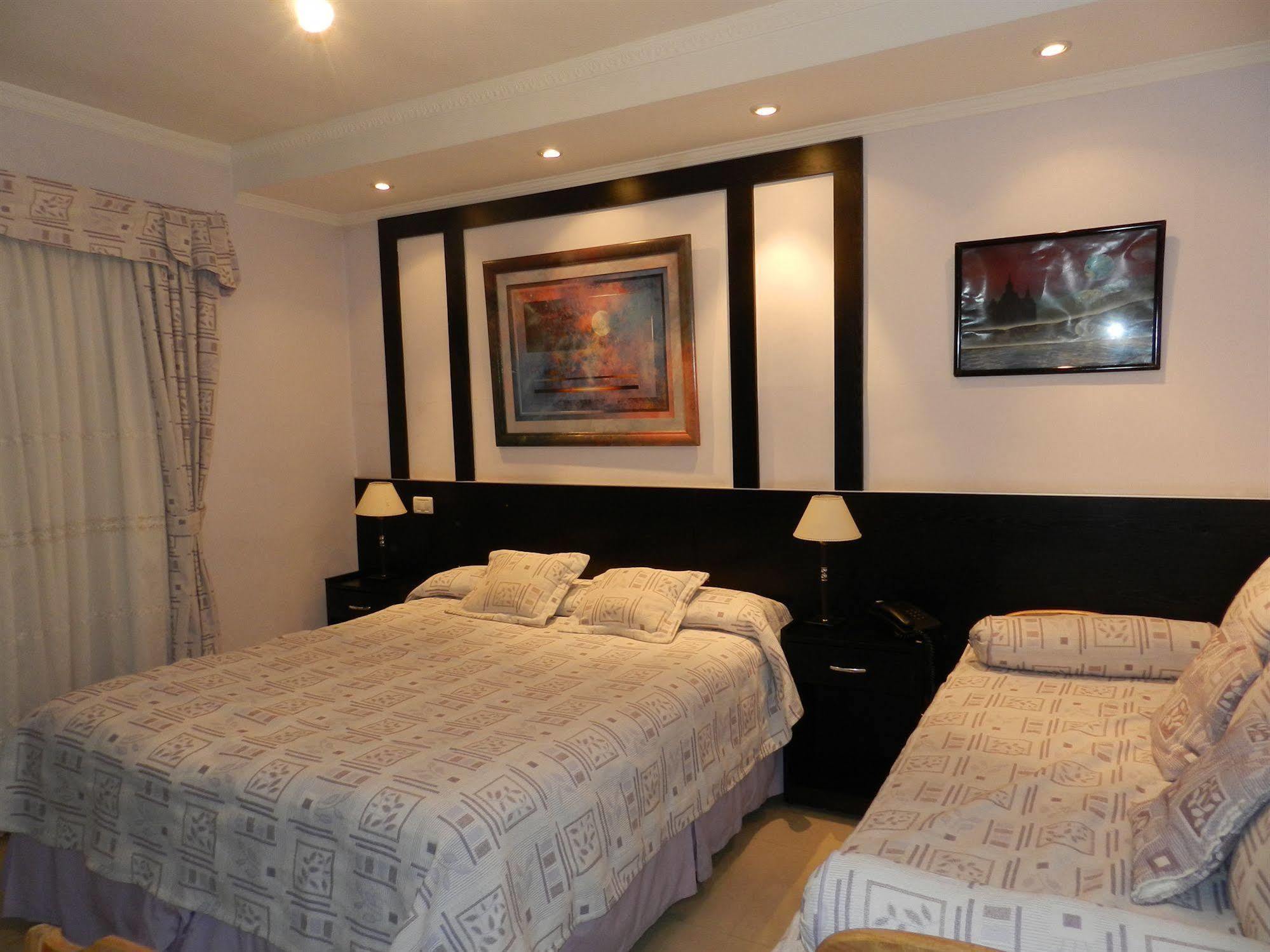 Hotel A&B Internacional Buenos Aires Esterno foto